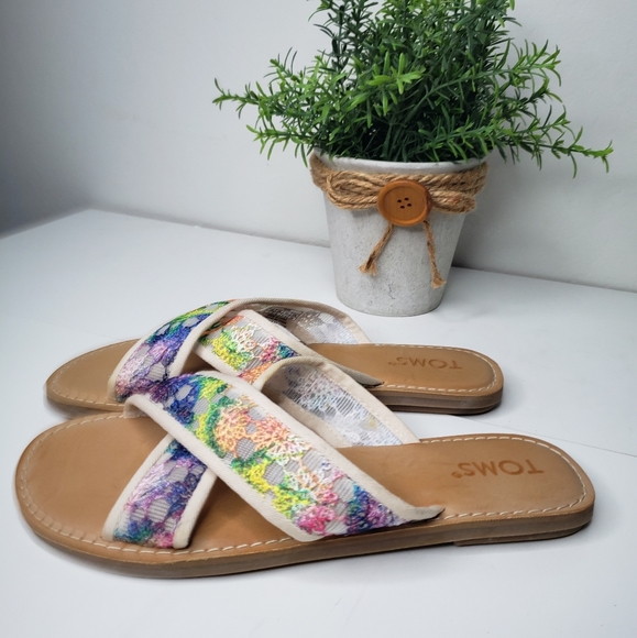 Toms Slide On Embroidered Floral Mesh Sandels - Picture 2 of 8
